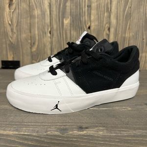Jordan Series low top sneaker
